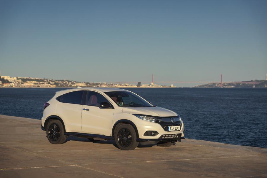 Honda HR-V Sport 2018 года  (EU) (фото 7 из 40)